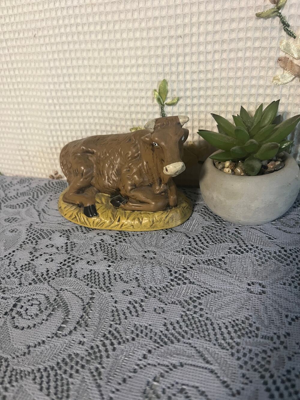 Vintage Atlantic Mold Hand Painted Ceramic Bull Figurine Cow Farm Decor 19808